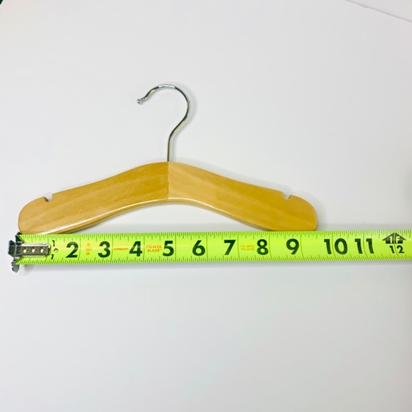 Children/Toddlers bundle 11-inch solid wood clothes hangers & metal swivel hooks - Picture 6 of 8
